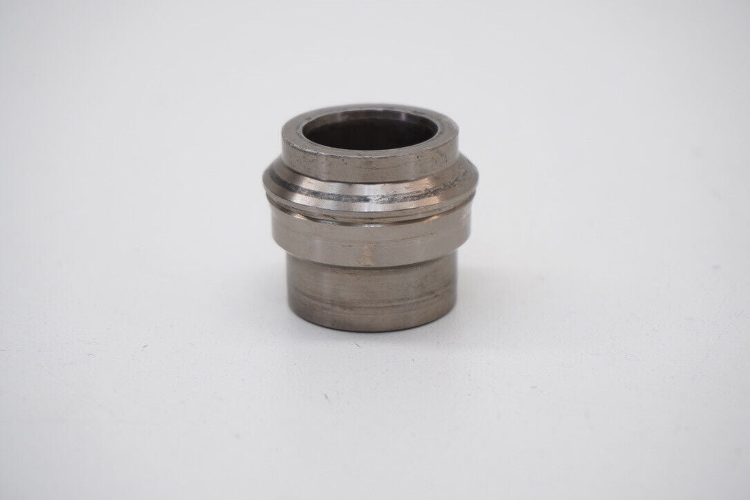 5697646