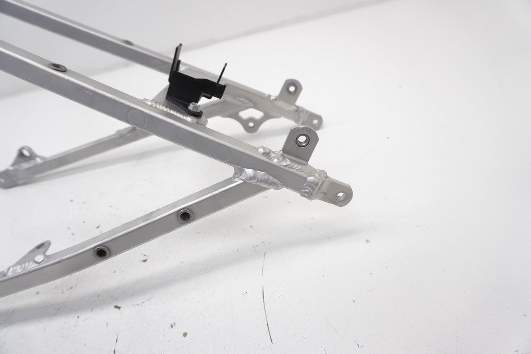 8940186