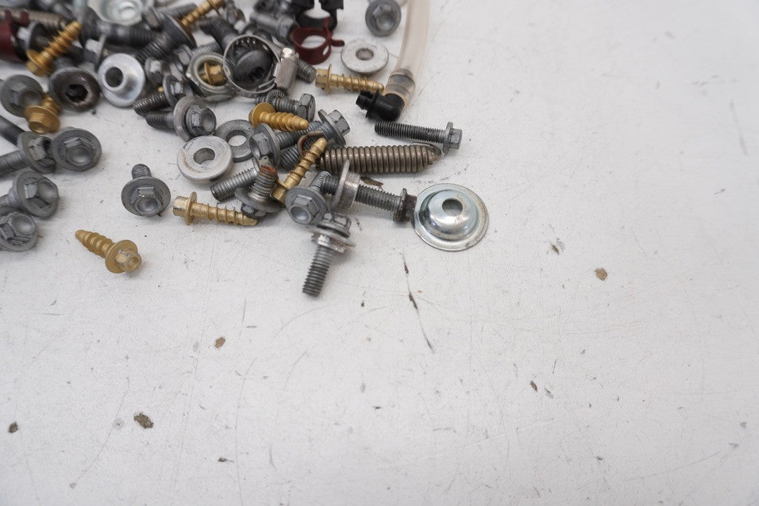 8960463