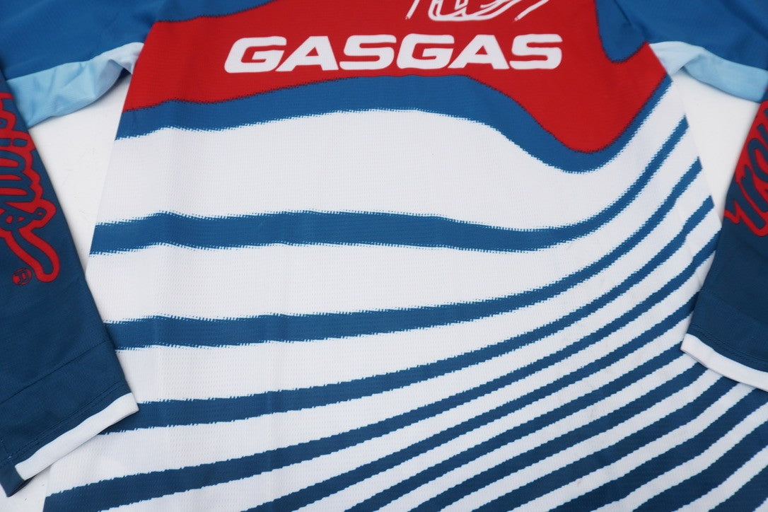 8878431