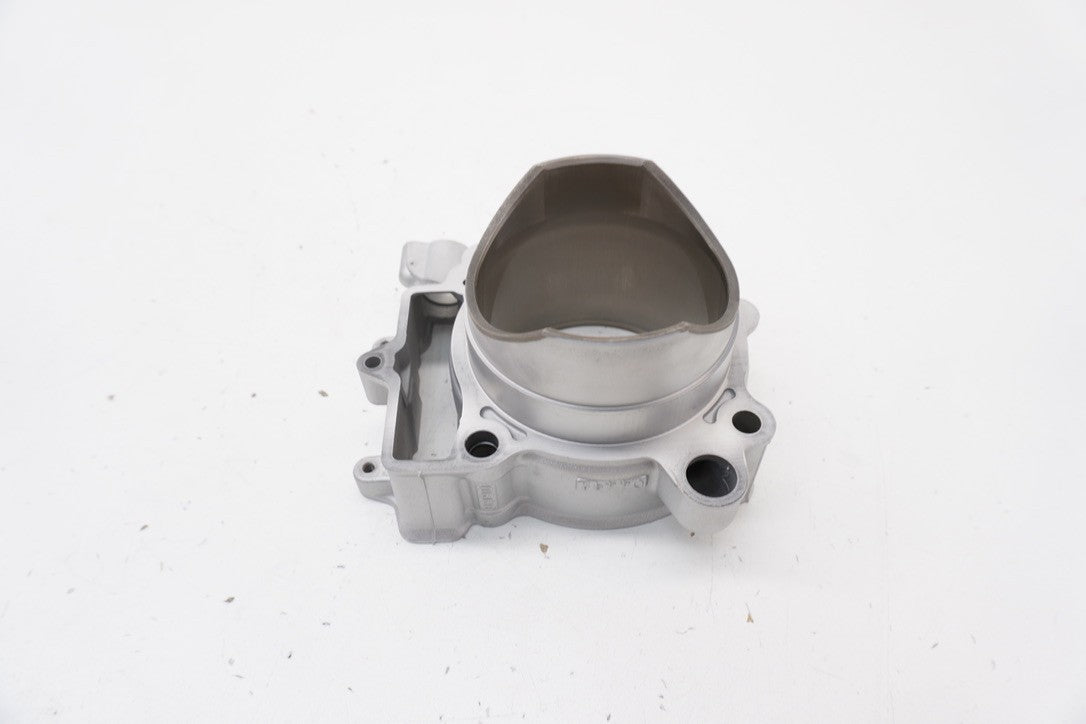 8793019