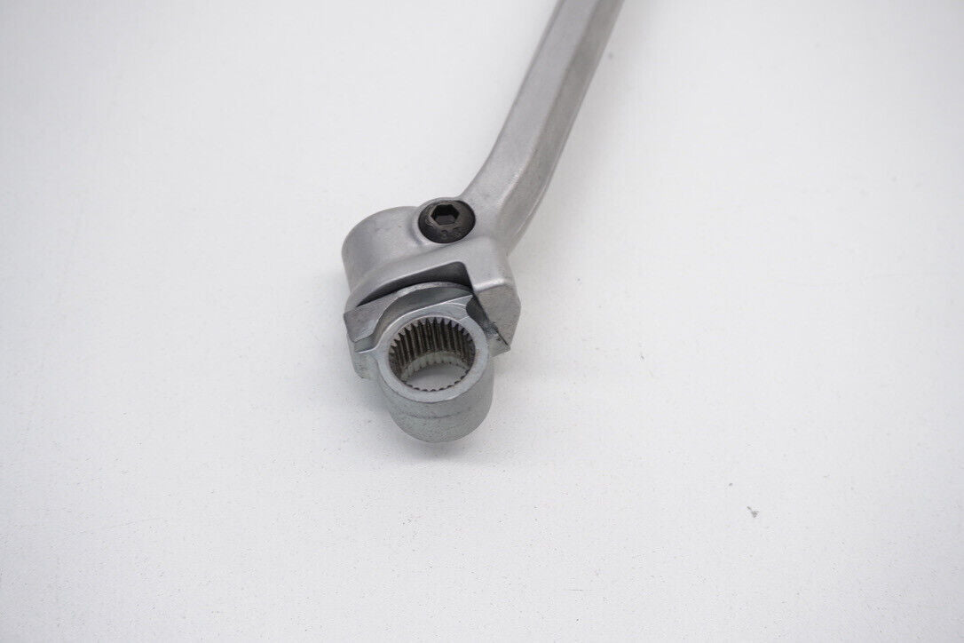 5608064