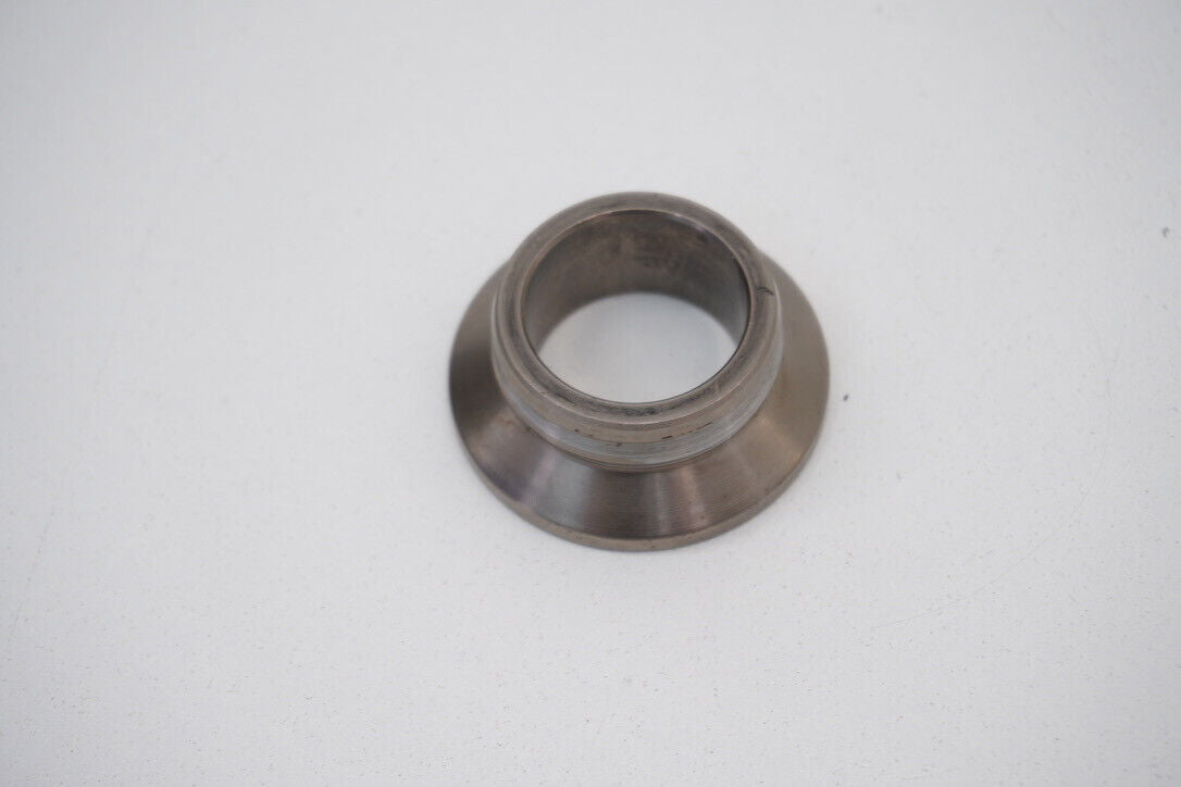 5697642