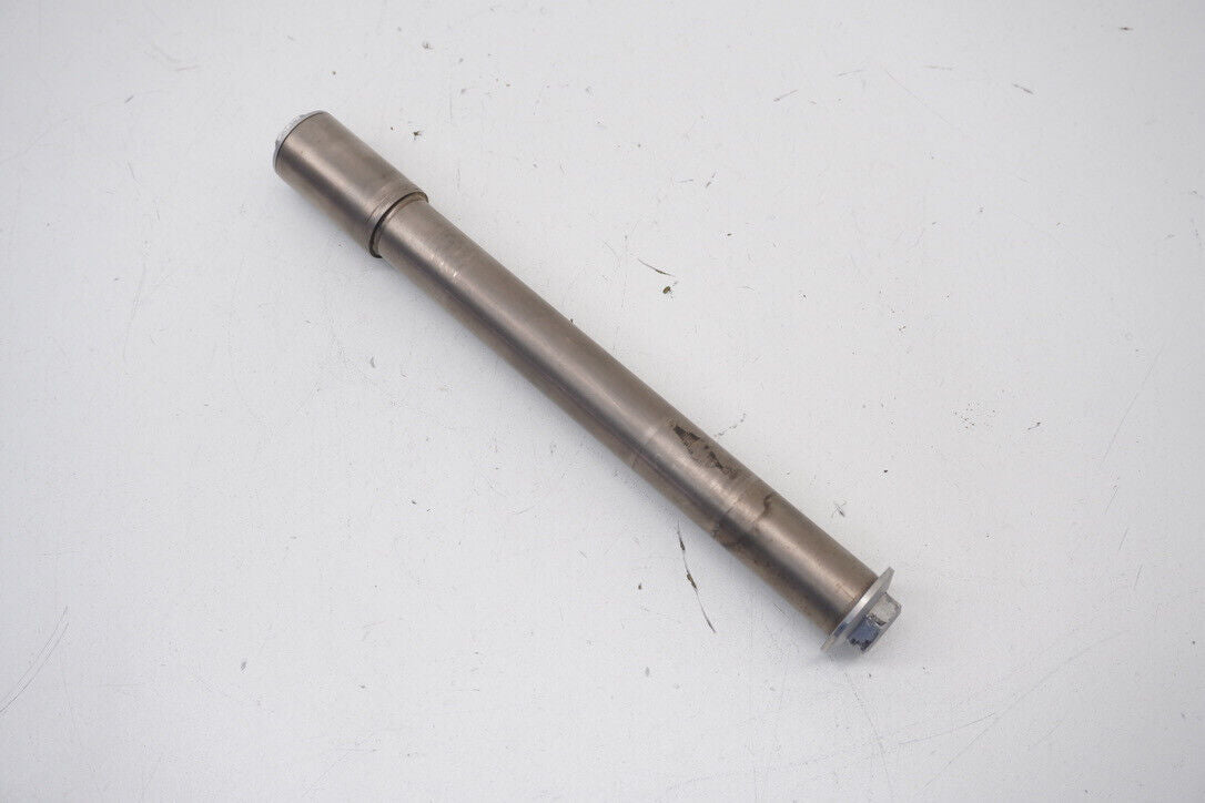 5608098