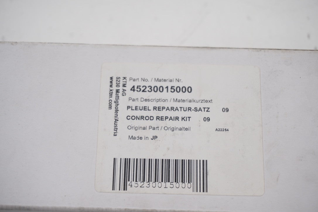 7880085
