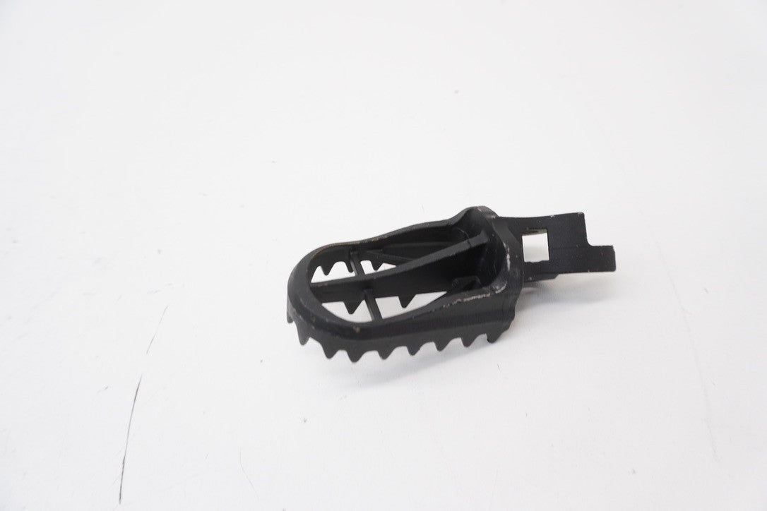 8889957