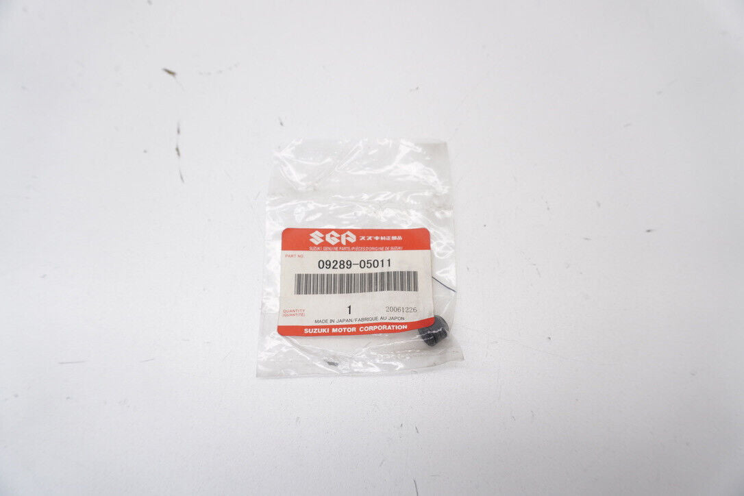 4758322