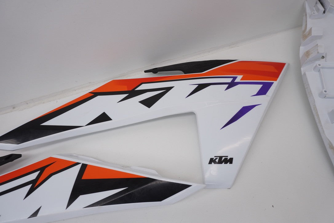 9019427